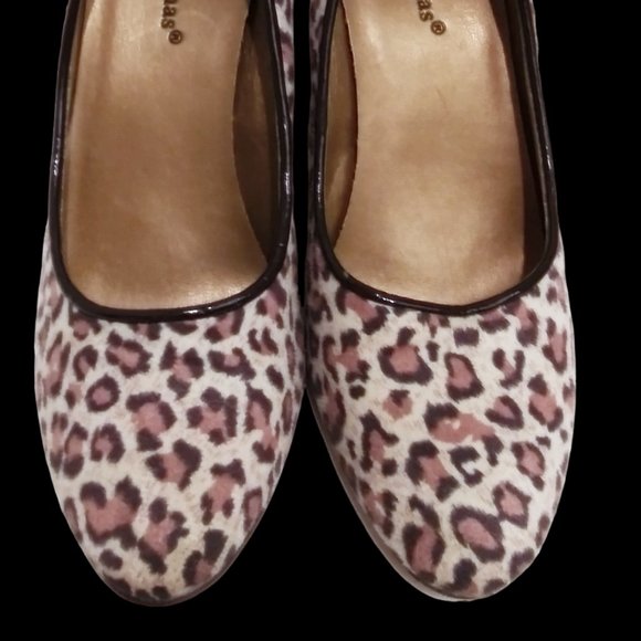 Vintage Leopard Pattern Heels, SZ 9m Chunky Heel, Fall Winter Pump, High Heels - Picture 2 of 9